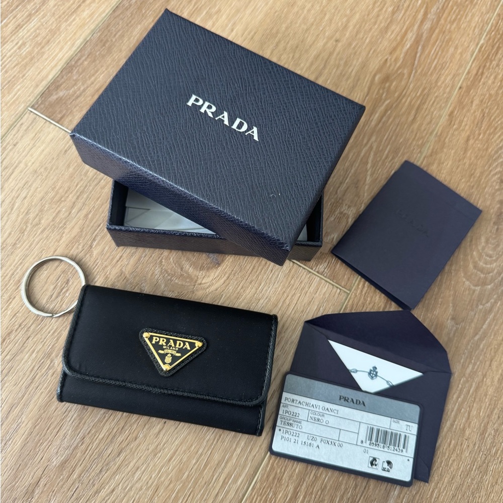 NWT❤️ Prada Black Leather Key and Card Holder